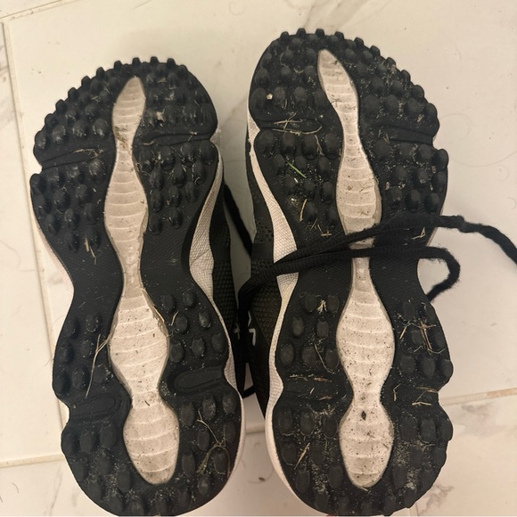 Vlack field hockey turf shoes- size 5 - Picture 2 of 4